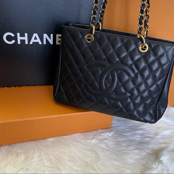 CHANEL Handbags - 💎✨Authentic✨💎Chanel tote bag